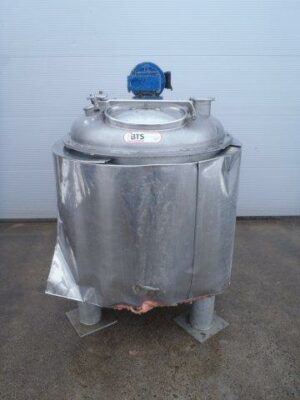 Used mixing tank SS304 heating jacket and agitator 3kW 129 r/min, CIP ball