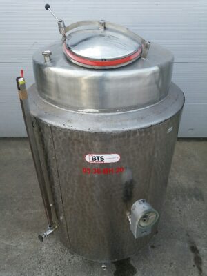 Used  SS304 insulated tank 1000 liters with heating jacket met agitator 1,1kW