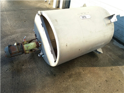 Used vertical tank 500 liters Stainless steel with agitator