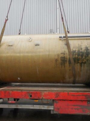 Used polyester tank with flat bottom