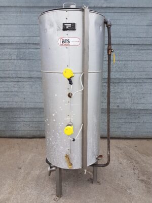 Double walled isolated stainless steel tank